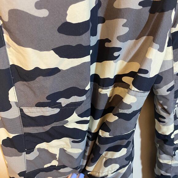 L.L. Bean Grey Camouflage Snow Pants Winter Pants Ski Winter Sports Sz 16 Kids - Picture 3 of 13